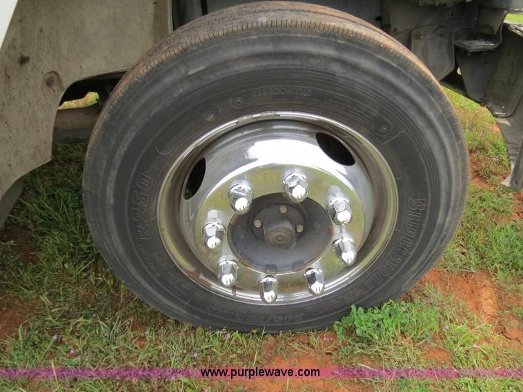 image for item B4754 2000 Freightliner FL50 Business Class truck