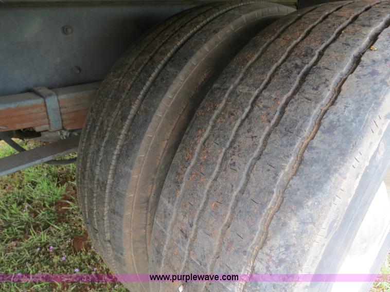 image for item B4754 2000 Freightliner FL50 Business Class truck