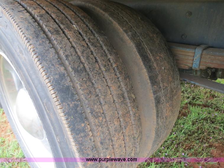 image for item B4754 2000 Freightliner FL50 Business Class truck