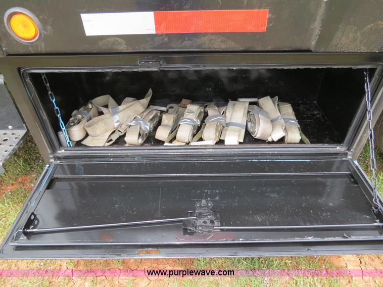 image for item B4754 2000 Freightliner FL50 Business Class truck