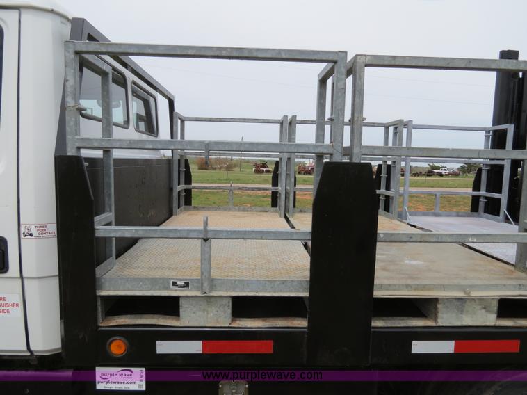 image for item B4754 2000 Freightliner FL50 Business Class truck