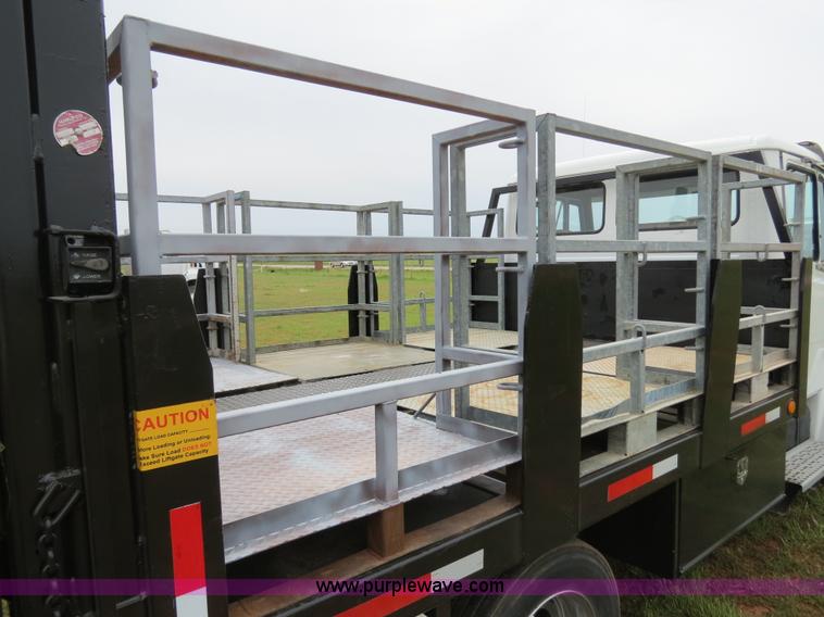 image for item B4754 2000 Freightliner FL50 Business Class truck