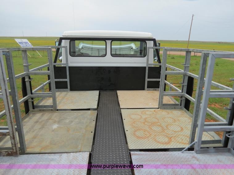 image for item B4754 2000 Freightliner FL50 Business Class truck