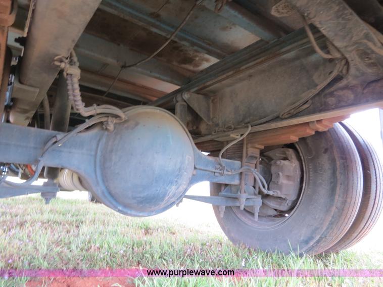 image for item B4754 2000 Freightliner FL50 Business Class truck