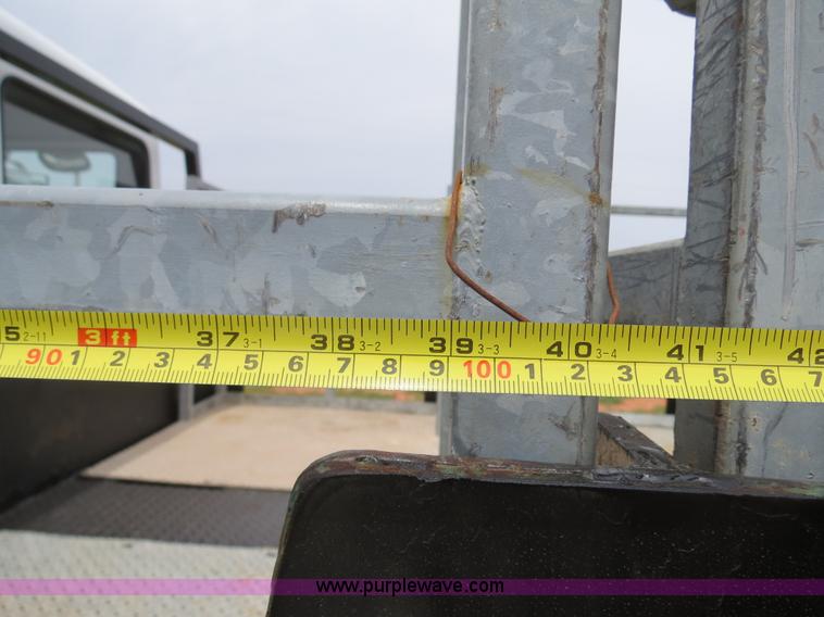 image for item B4754 2000 Freightliner FL50 Business Class truck