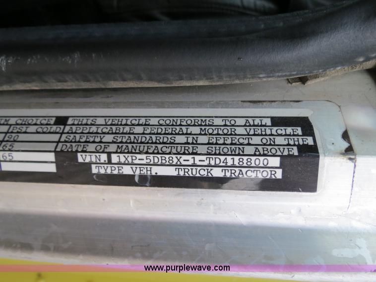 image for item B4767 1996 Peterbilt 379 semi truck