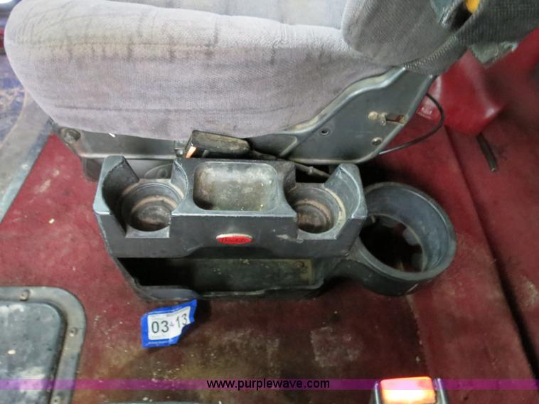 image for item B4767 1996 Peterbilt 379 semi truck