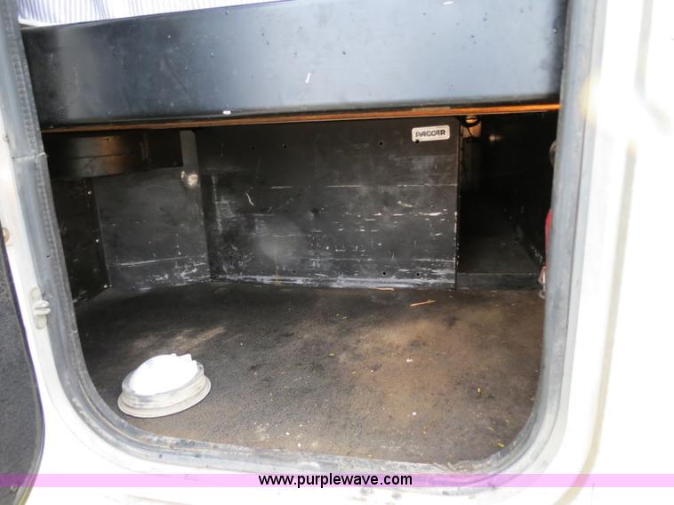 image for item B4767 1996 Peterbilt 379 semi truck