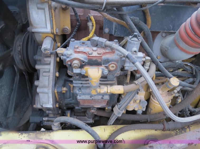 image for item B4767 1996 Peterbilt 379 semi truck