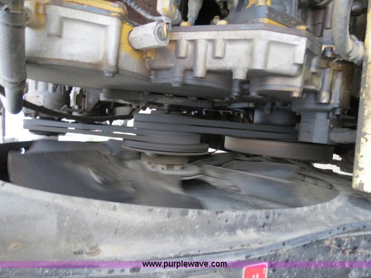 image for item B4767 1996 Peterbilt 379 semi truck