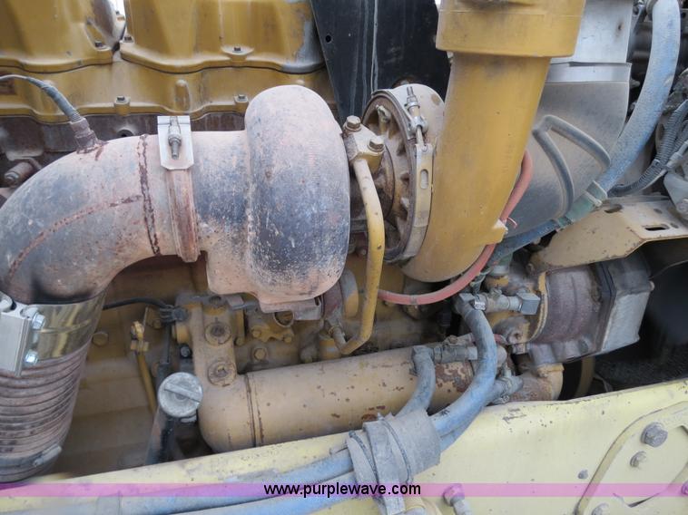 image for item B4767 1996 Peterbilt 379 semi truck