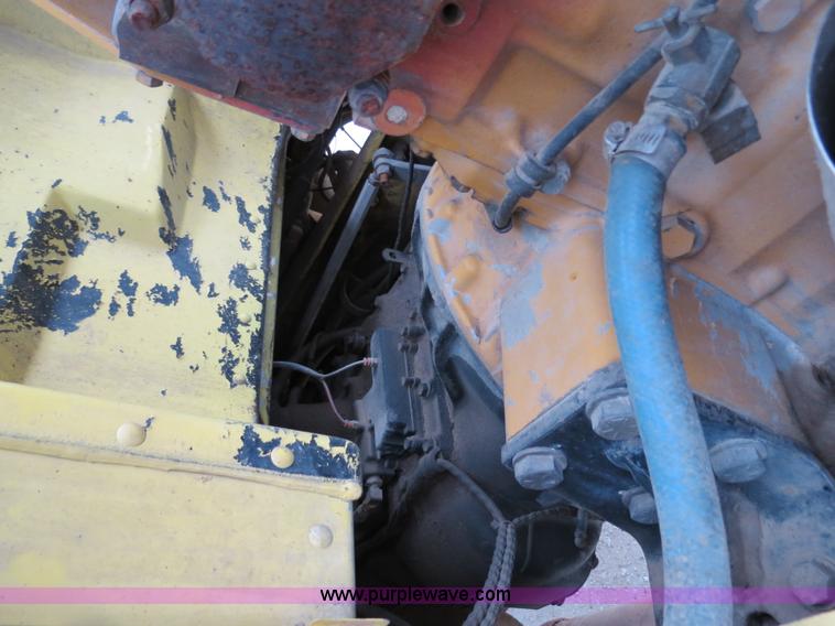 image for item B4767 1996 Peterbilt 379 semi truck