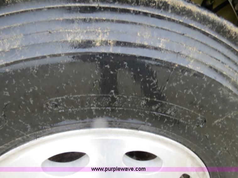 image for item B4767 1996 Peterbilt 379 semi truck