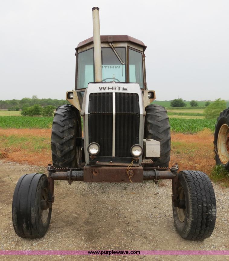 image for item B4769 1977 White 2-105 tractor