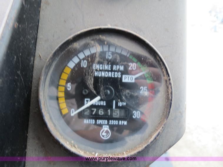 image for item B4769 1977 White 2-105 tractor