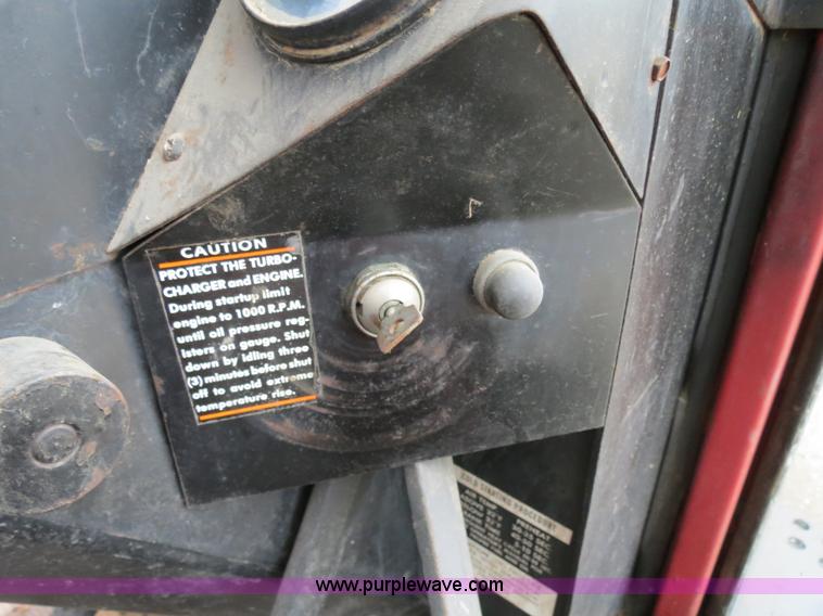 image for item B4769 1977 White 2-105 tractor