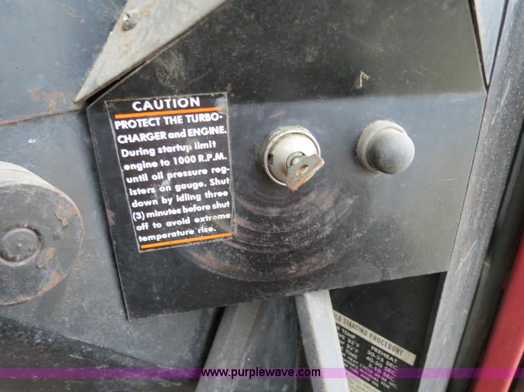 image for item B4769 1977 White 2-105 tractor