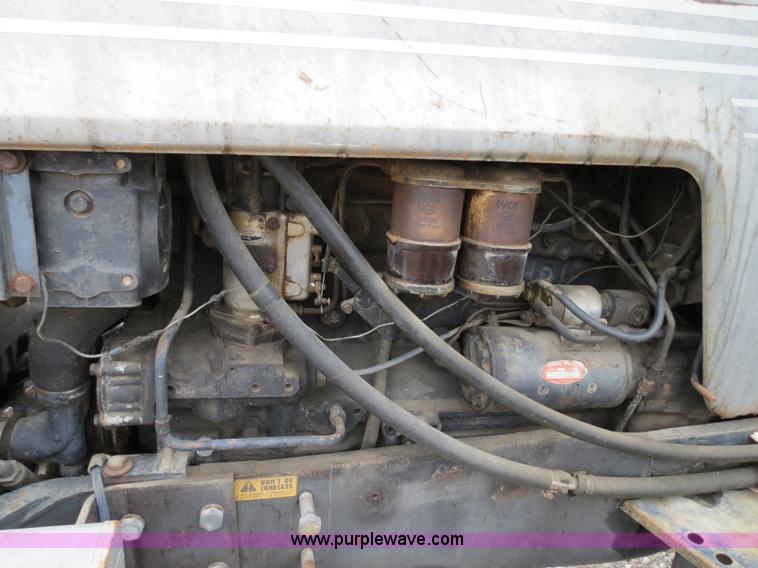 image for item B4769 1977 White 2-105 tractor