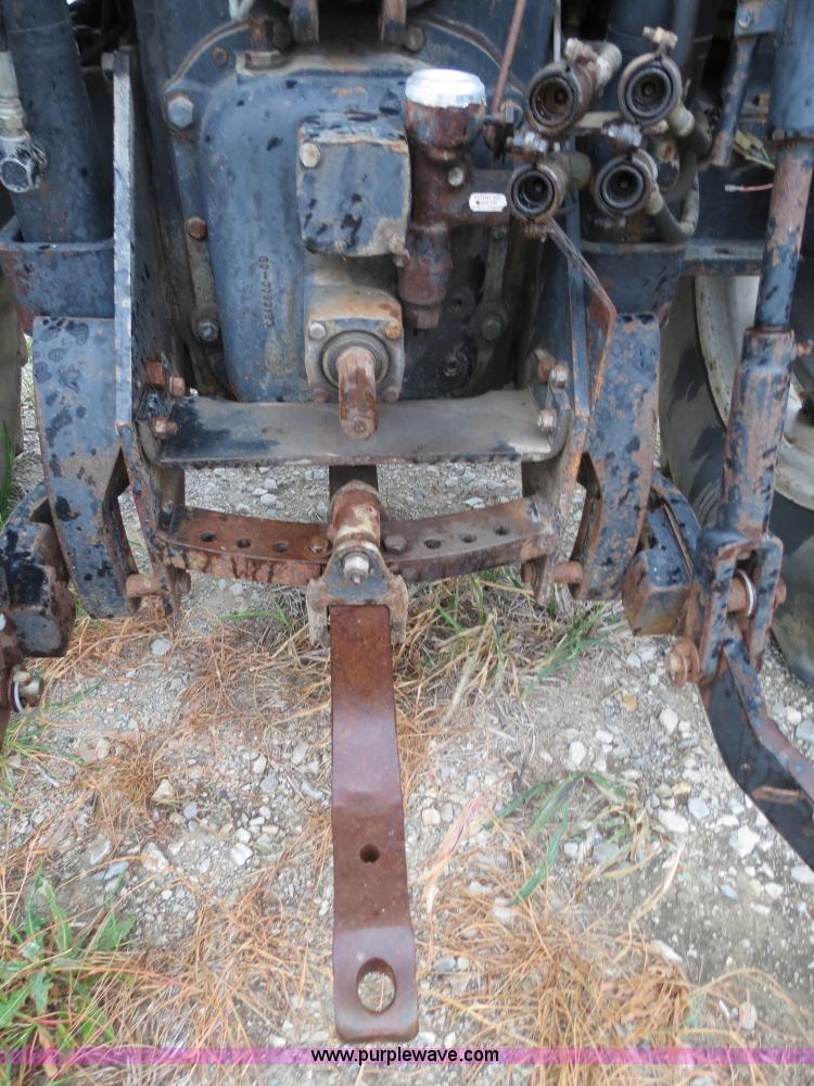 image for item B4769 1977 White 2-105 tractor