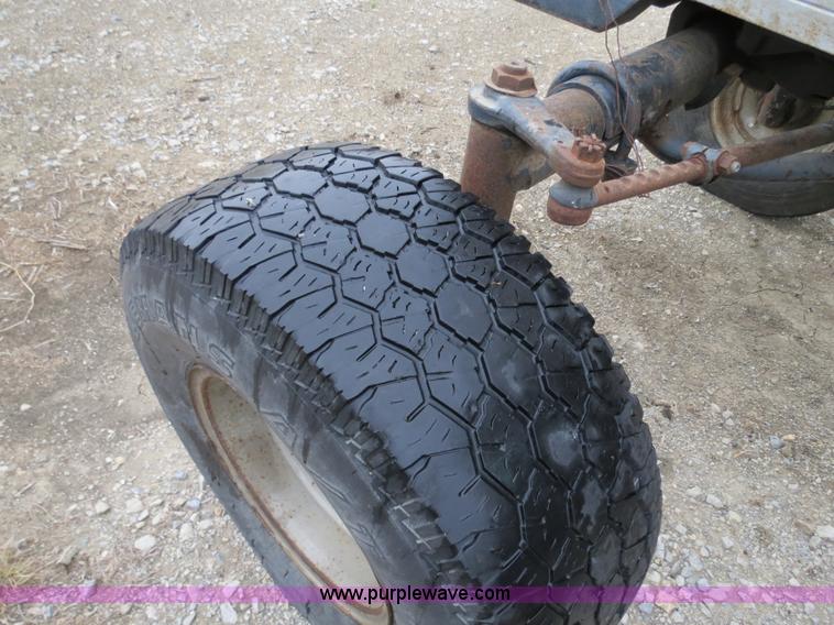 image for item B4769 1977 White 2-105 tractor