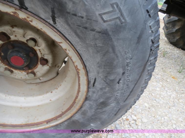 image for item B4769 1977 White 2-105 tractor