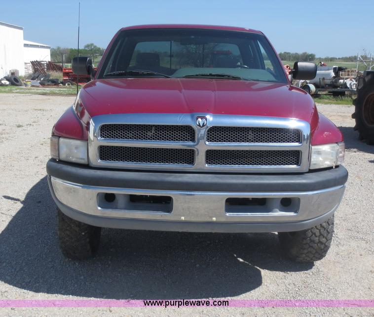 image for item D5838 1996 Dodge Ram 2500 Club Cab pickup truck