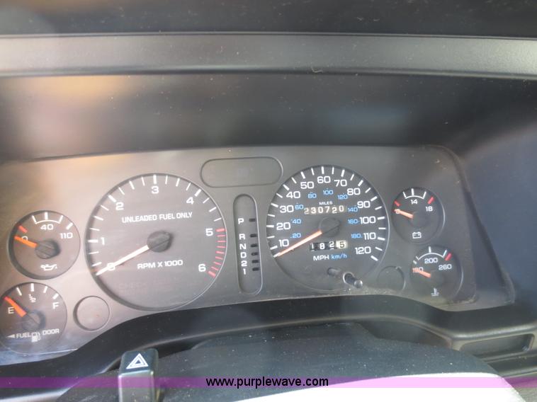 image for item D5838 1996 Dodge Ram 2500 Club Cab pickup truck