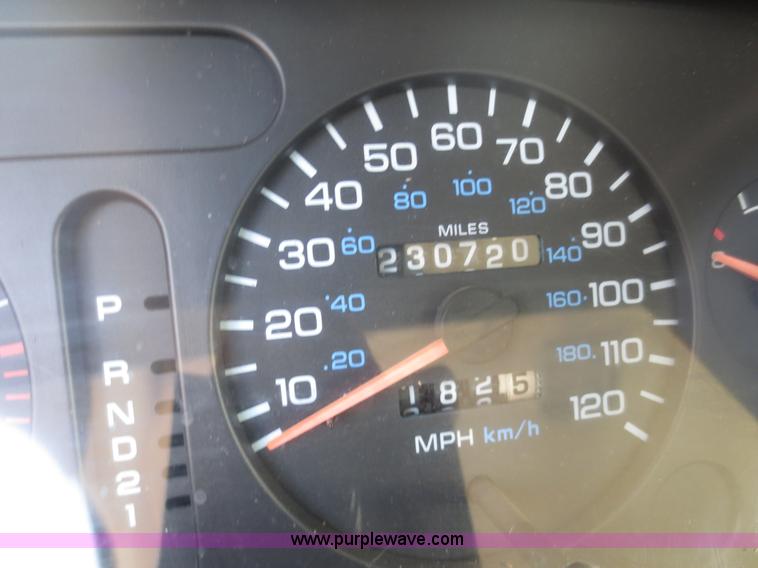 image for item D5838 1996 Dodge Ram 2500 Club Cab pickup truck