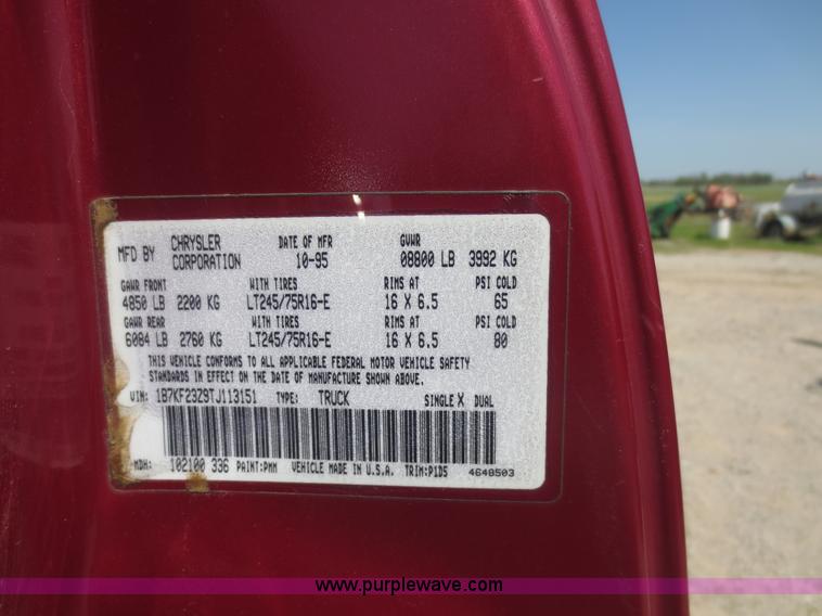 image for item D5838 1996 Dodge Ram 2500 Club Cab pickup truck