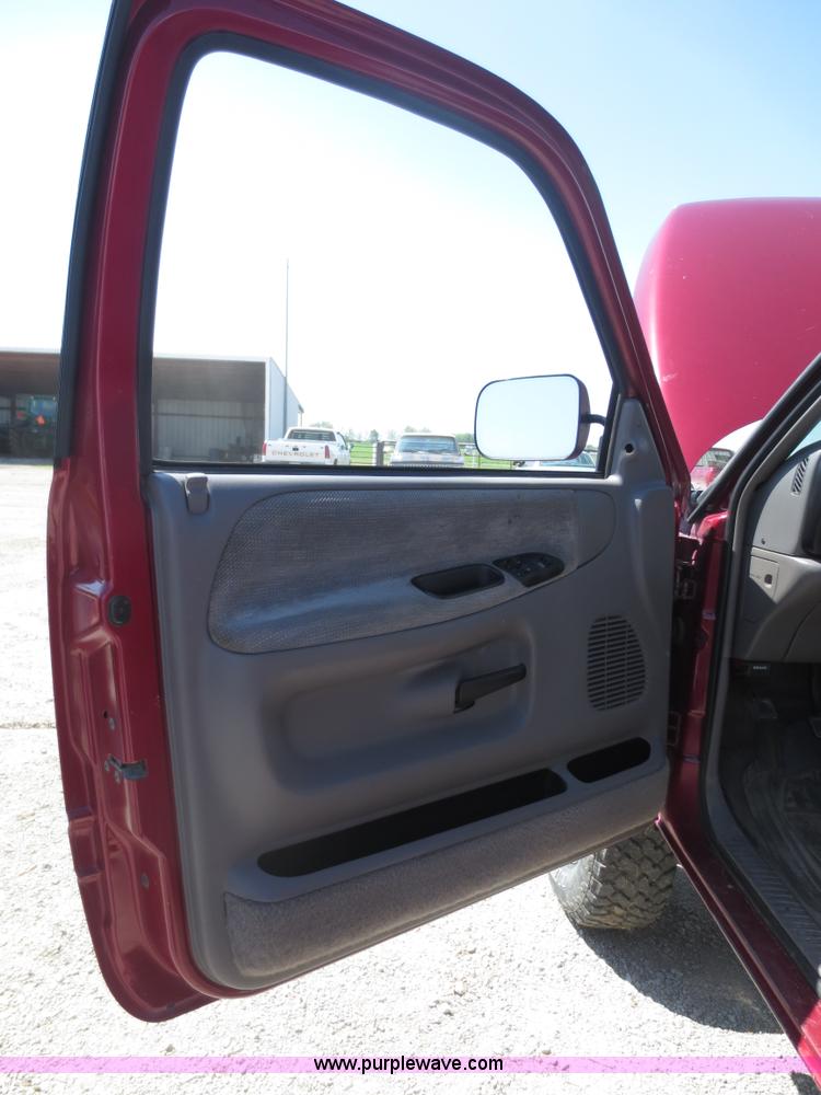 image for item D5838 1996 Dodge Ram 2500 Club Cab pickup truck