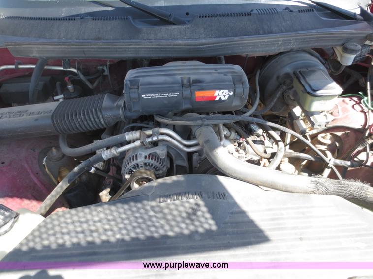 image for item D5838 1996 Dodge Ram 2500 Club Cab pickup truck