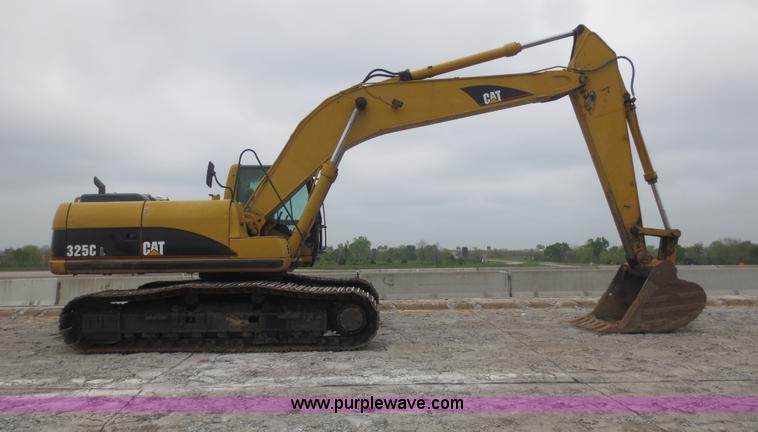image for item D5841 2003 Caterpillar 325CL excavator