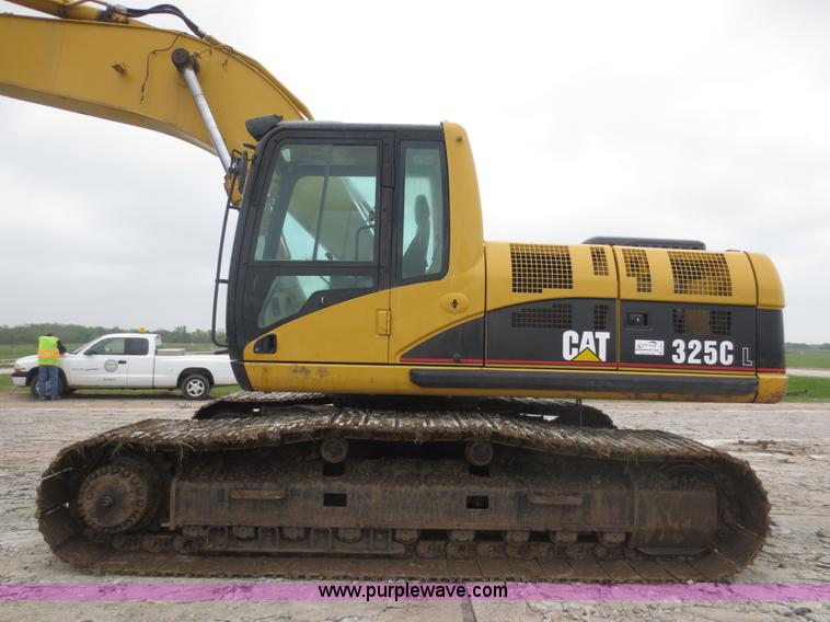 image for item D5841 2003 Caterpillar 325CL excavator