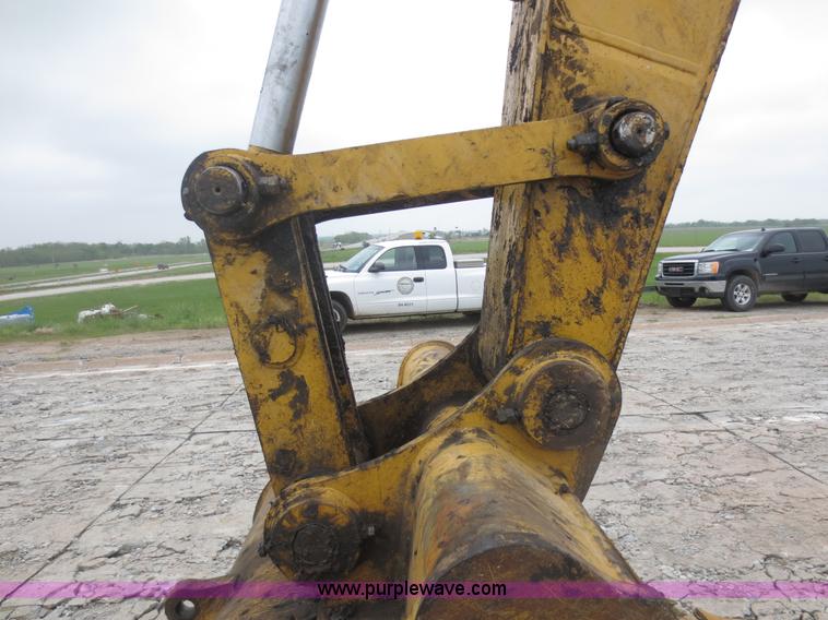 image for item D5841 2003 Caterpillar 325CL excavator