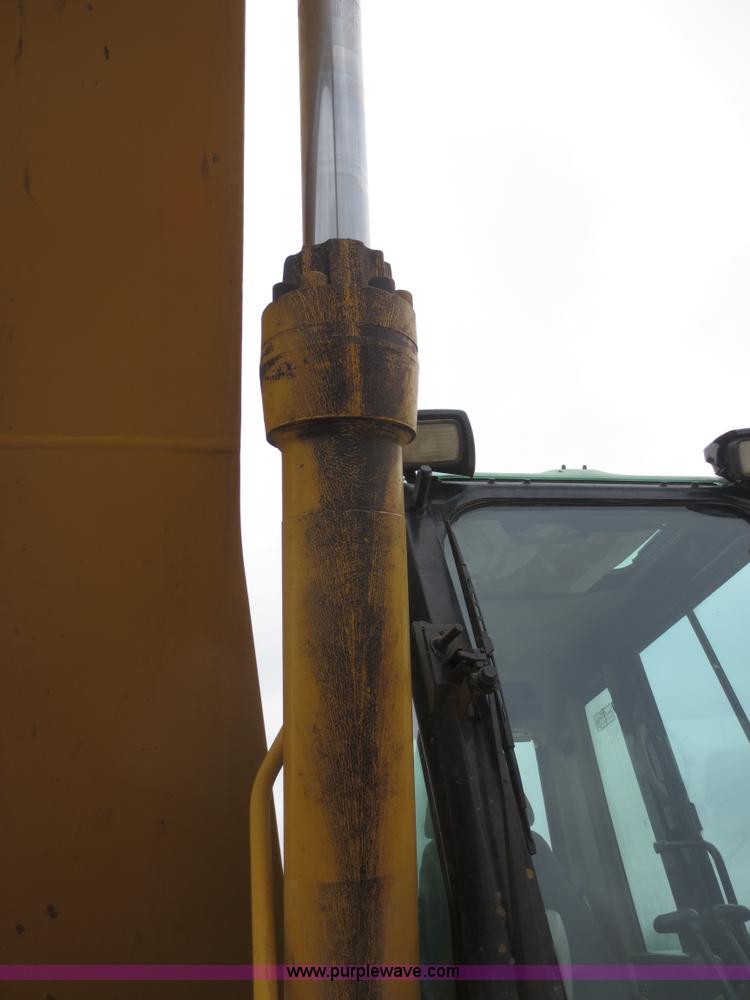 image for item D5841 2003 Caterpillar 325CL excavator