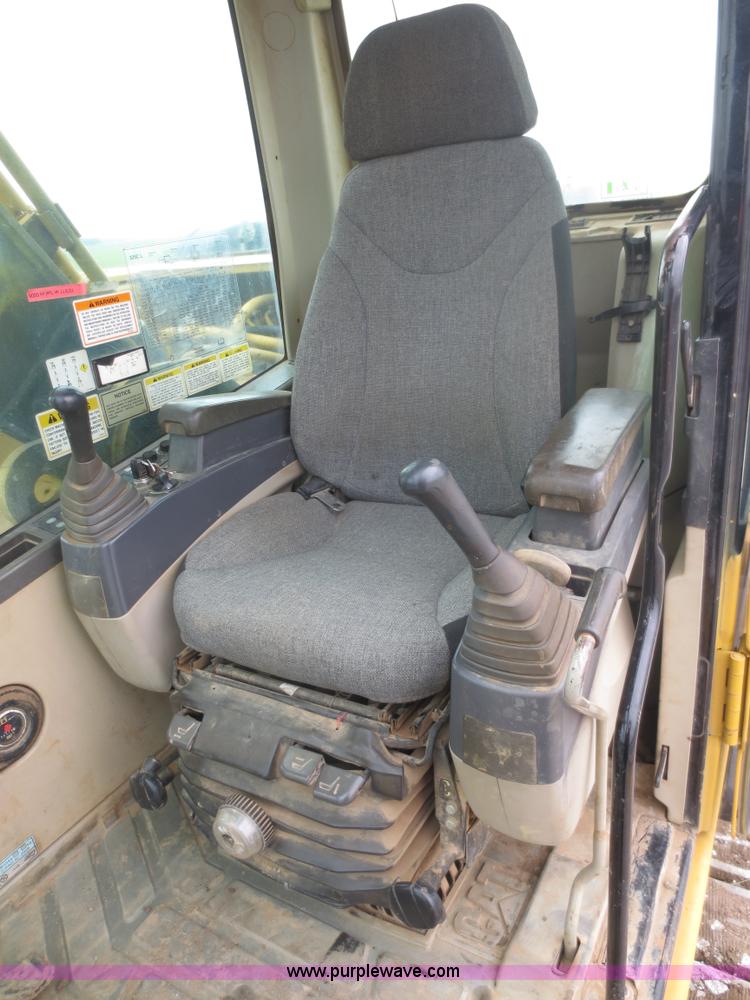 image for item D5841 2003 Caterpillar 325CL excavator