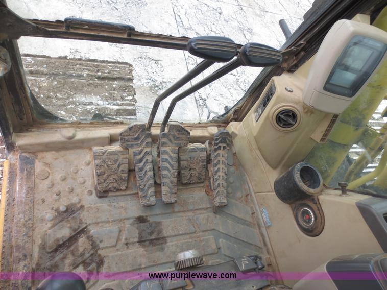 image for item D5841 2003 Caterpillar 325CL excavator