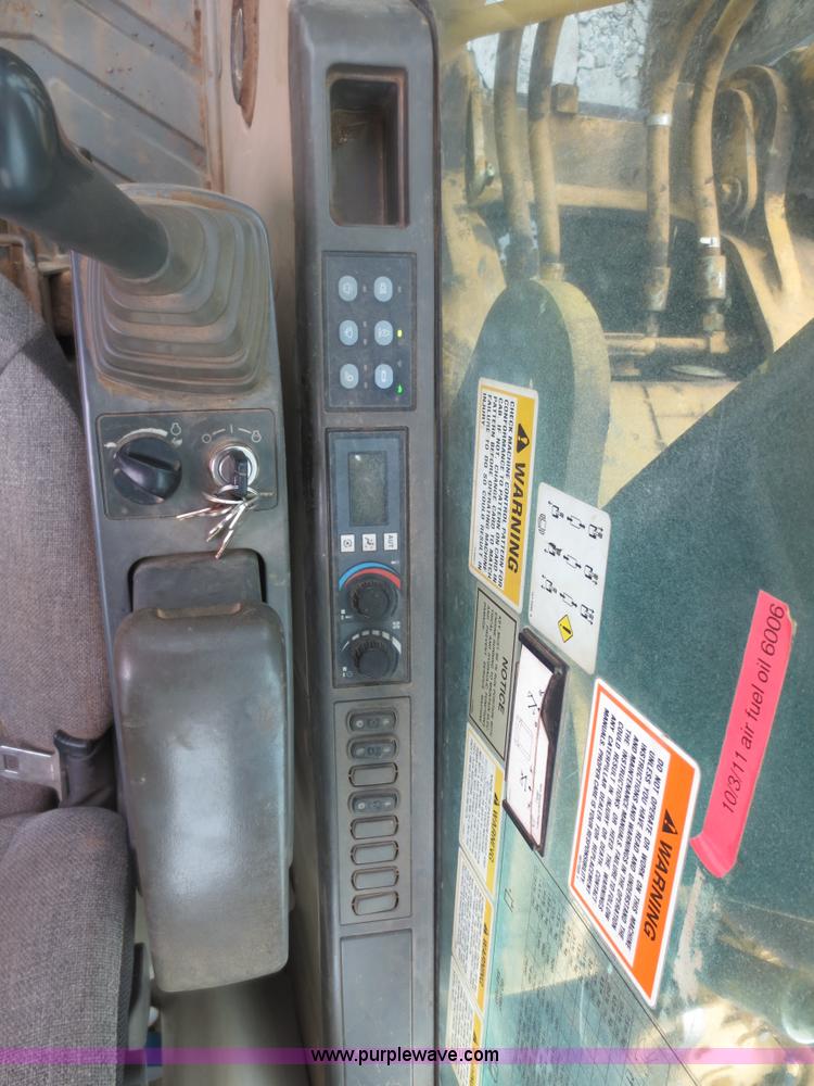 image for item D5841 2003 Caterpillar 325CL excavator