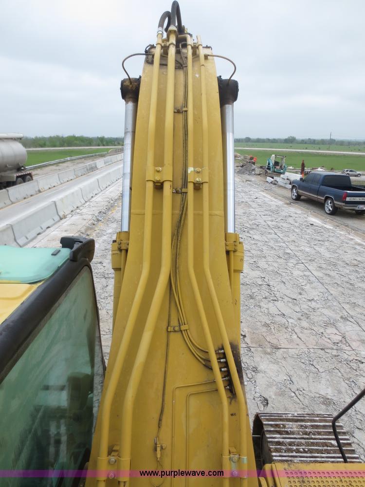 image for item D5841 2003 Caterpillar 325CL excavator