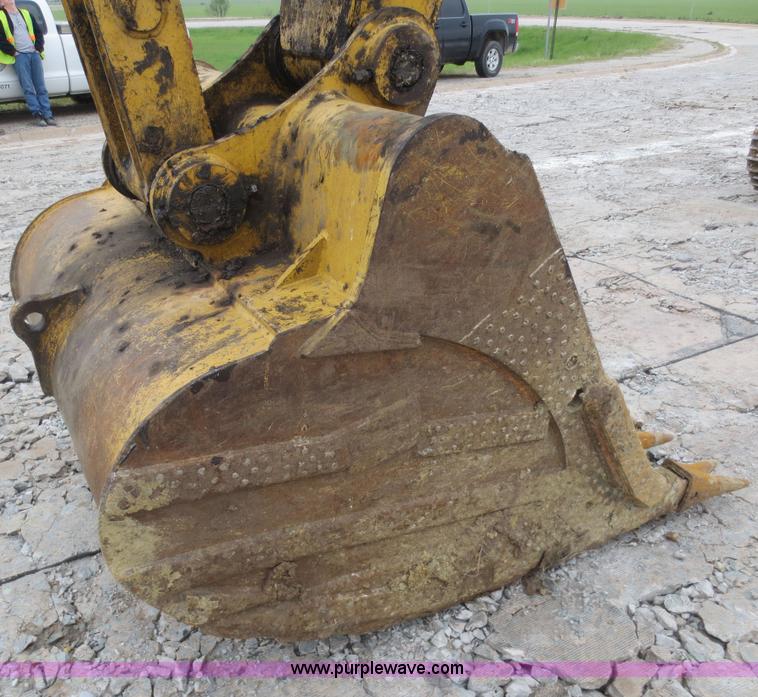 image for item D5841 2003 Caterpillar 325CL excavator