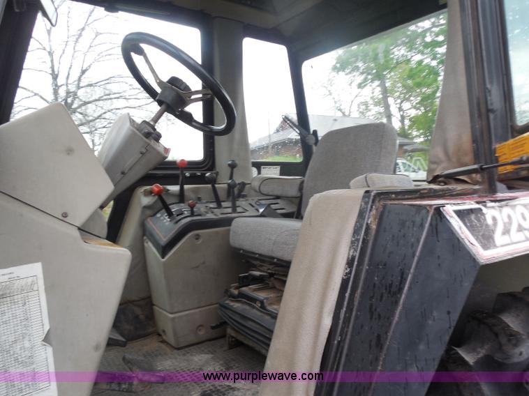 image for item D5844 1984 Case 2294 tractor