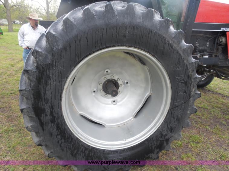 image for item D5844 1984 Case 2294 tractor