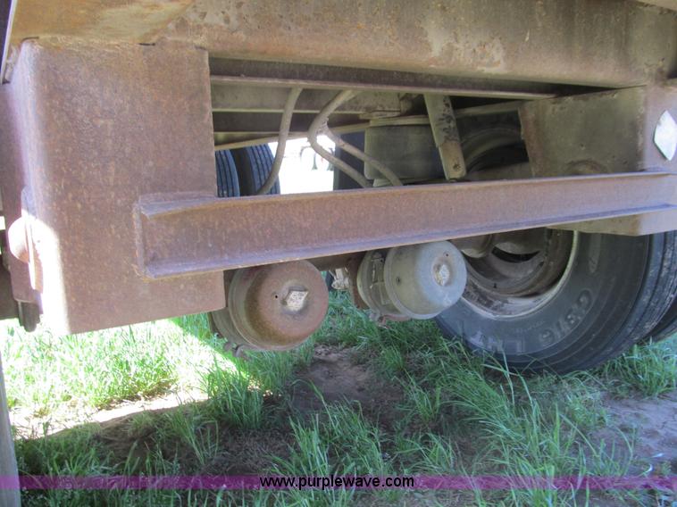 image for item E7539 1995 Fontaine 48' spread axle trailer