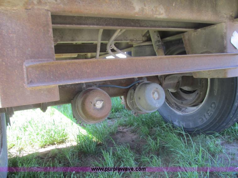 image for item E7539 1995 Fontaine 48' spread axle trailer