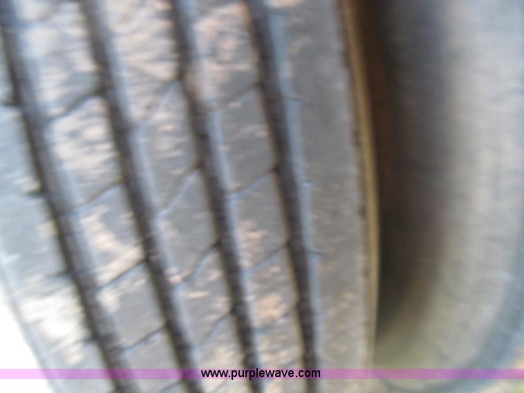 image for item E7539 1995 Fontaine 48' spread axle trailer