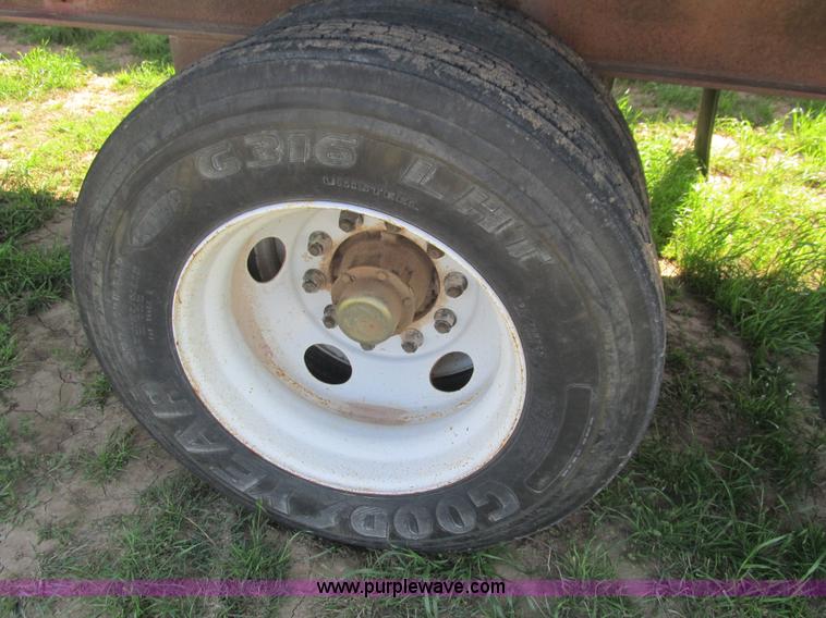 image for item E7539 1995 Fontaine 48' spread axle trailer