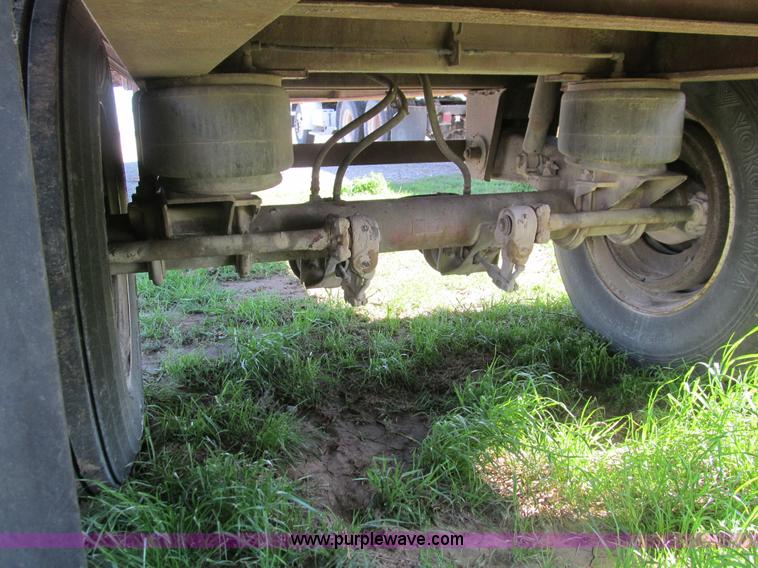 image for item E7539 1995 Fontaine 48' spread axle trailer