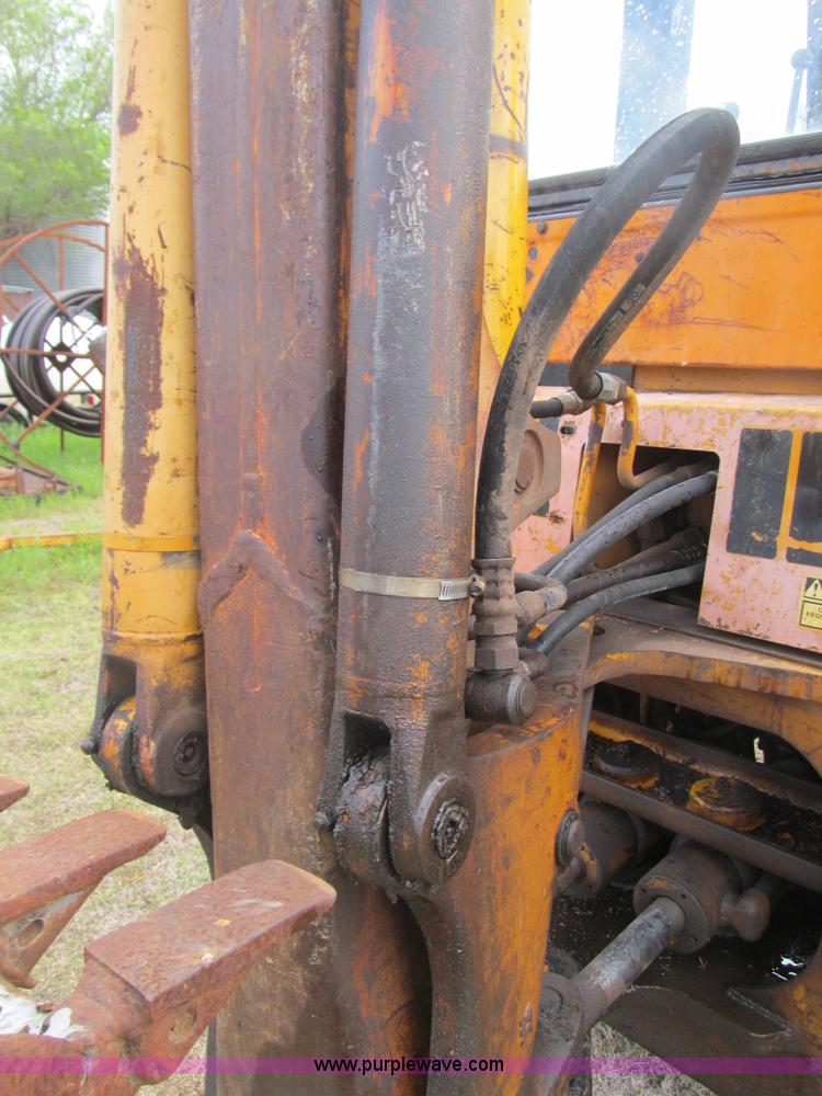 image for item E7540 1975 Case 580B Construction King backhoe