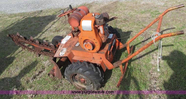 image for item E7544 Ditch Witch M4 trencher