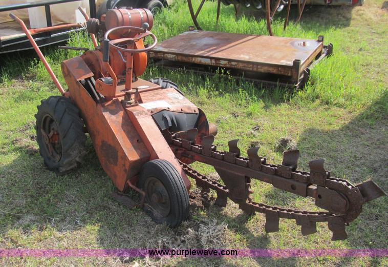 image for item E7544 Ditch Witch M4 trencher